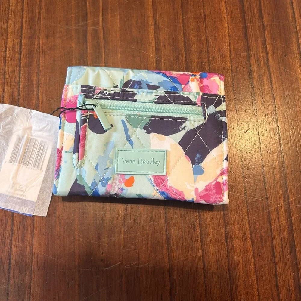 Vera Bradley Tri fold‎ wallet - Picture 2 of 9